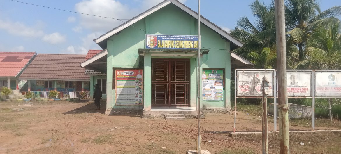 Dugaan Korupsi Menjadi – Jadi, di Gedung Meneng Baru, Kantor Desa Mangkrak, Dana Desa Diduga Dikorupsi, APH dan Pemda Bungkam