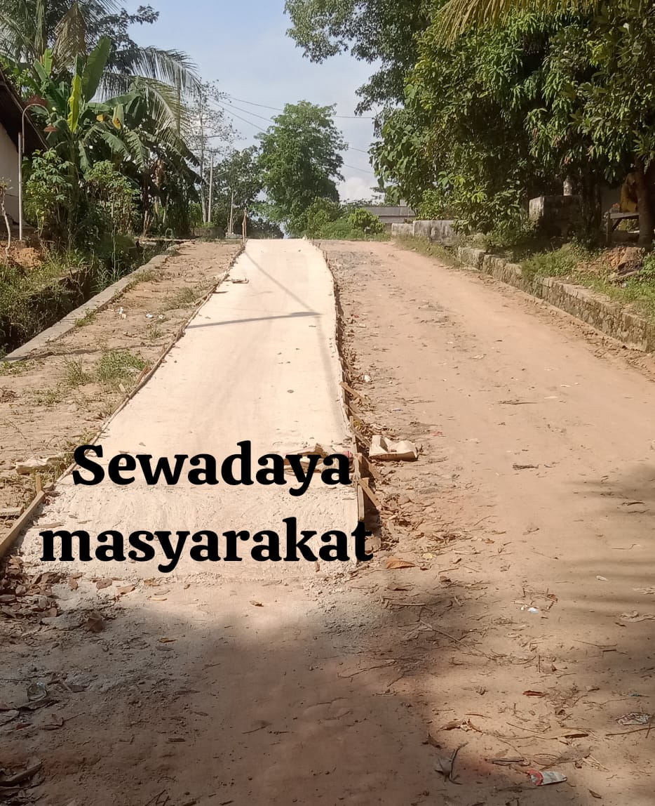 Warga Dusun 4 Pura Asih Galang Dana Sendiri, Jalan Menanjak Rawan Kecelakaan Baru Setengah Dicor