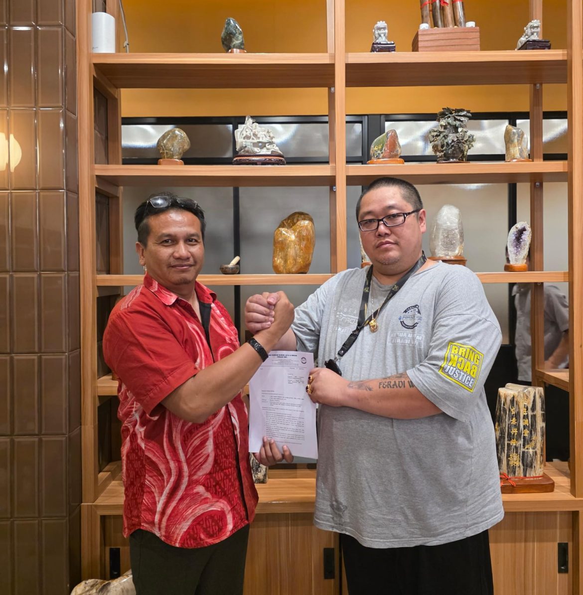 *Adv. Aris Carmadi, S.H., C.PC. Kuasa Hukum dari 533 orang Korban Koperasi Bahana Lintas Nusantara (BLN) menggandeng pengacara Donny Ketum FERADI WPI.*