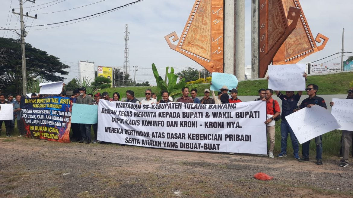 Kadis Kominfo Tulang Bawang Dinilai Anti-Keterbukaan, Wartawan Bersatu Desak Pencopotan