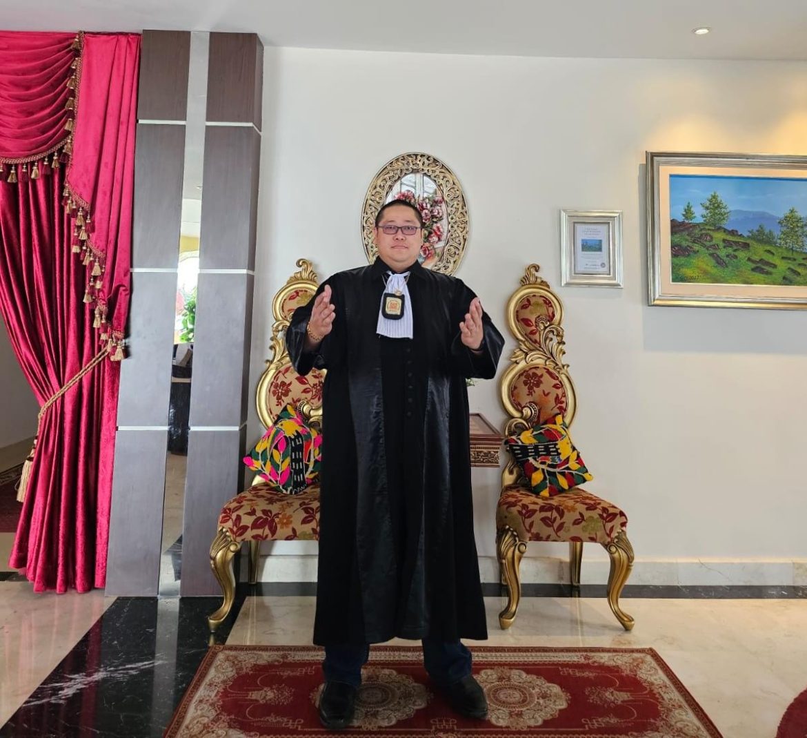 PUAS HASIL KASASI HUKUMAN DIKURANGI 4 THN 9 BLN PENJARA, M.UMAR BIN ABU THOLIB AJUKAN P.K. TUNJUK ADV. DONNY, SUBUR JAYA LAWFIRM ( FERADI WPI ) LAGI SBG LAWYERNYA