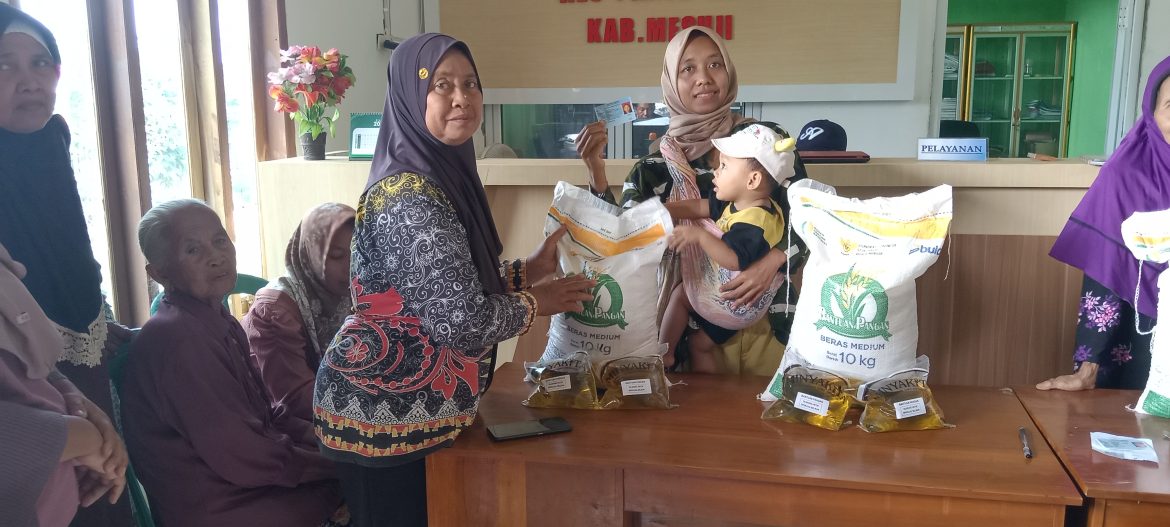 Bantuan Pangan 2025 Tersalur di Adi Mulyo: Publik Ingatkan Transparansi dan Ketepatan Sasaran