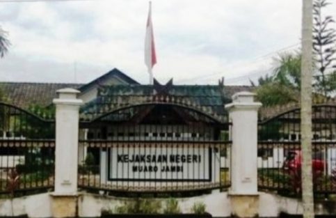 Kejari Muaro Jambi Bungkam, Dugaan Percakapan Mesra dan Aliran Dana Rp1 Miliar Diduga Tutup Kasus BOK