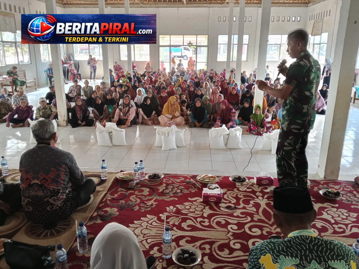 TIM MABES TNI BERIKAN PENYULUHAN KARHUTLA KEPADA WARGA MUARA TENANG TIMUR MESUJI